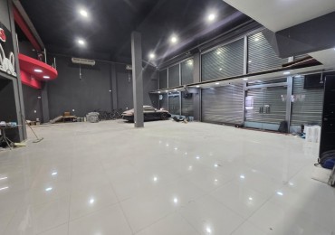 LOCAL 380 M2. C/ ENTREPISO / 2 GALPONES / ENTRADA DE CAMIONES/ LOTE 700 M2. 