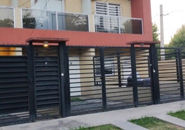 DUPLEX DE 3 AMB. PATIO/BALCON/COCHERA/QUINCHO Y PISCINA