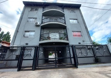 DEPARTAMENTO 2 AMB. C/ COCHERA (COMPLEJO CERRADO)