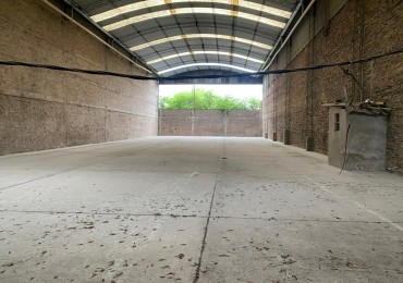 GALPON  675 M2. C/PLAYA ESTACIONAMIENTO (SOBRE RUTA 202)