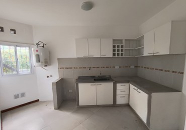 DEPARTAMENTO 4 AMB. AMPLIOS PLANTA BAJA C/ COCHERA (COMPLEJO CERRADO)